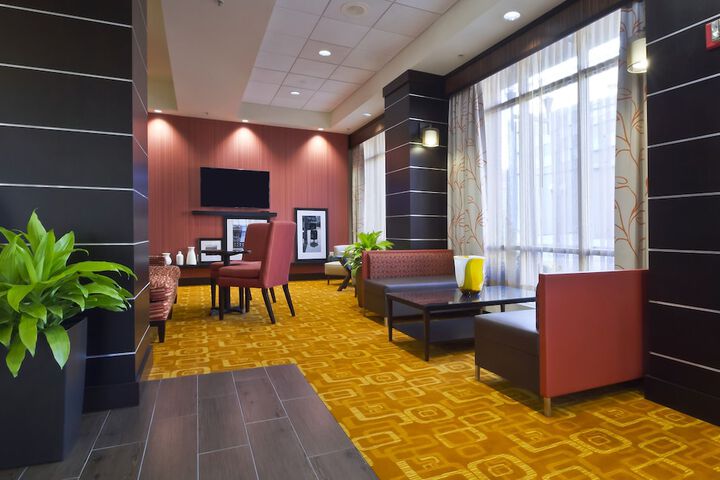 Hampton Inn & Suites Columbus-Downtown