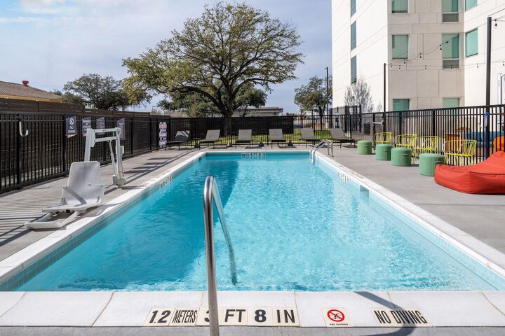 Pool 3 of 28