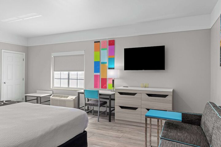 Room 34 of 115
