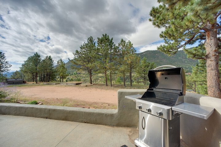 Homey Mtn View Escape: 11 Mi to Garden of the Gods