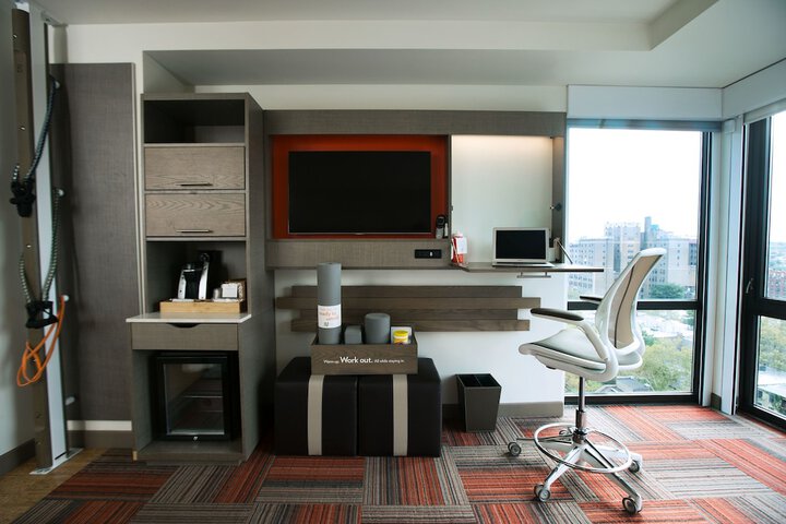 Room 18 of 38