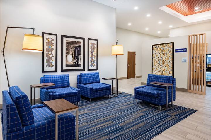 Hotel 7 of 45