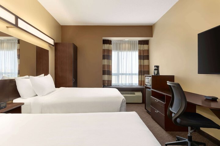 Room 21 of 38