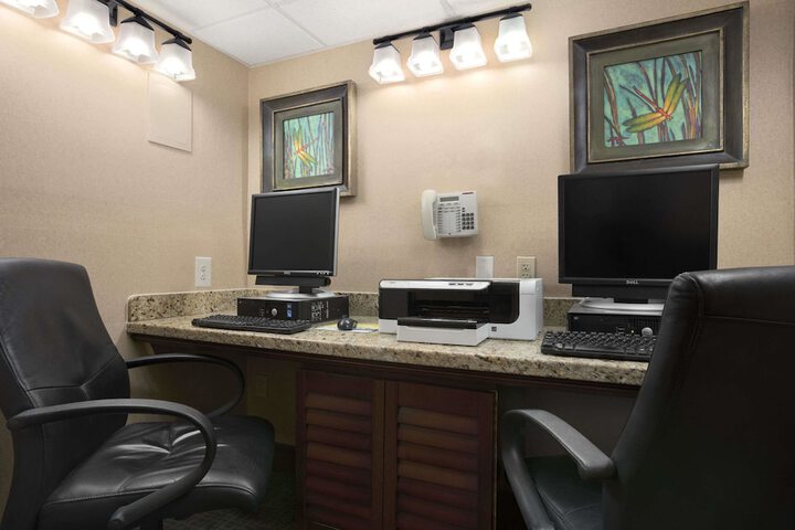 Business Center 33 of 35