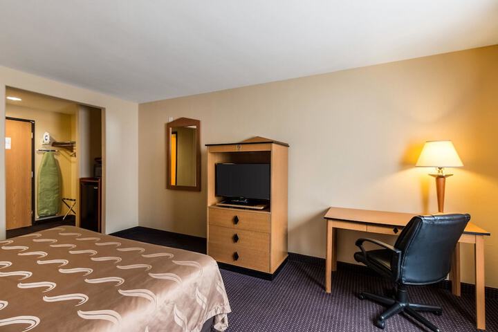 Room 13 of 25