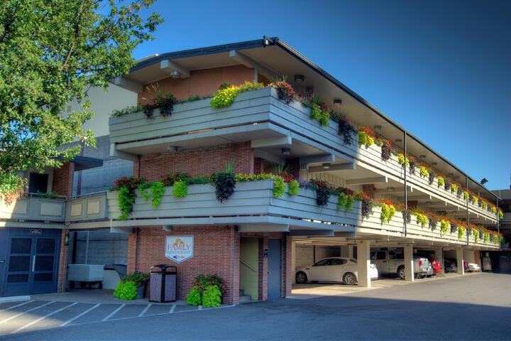 Hotel 6 of 53