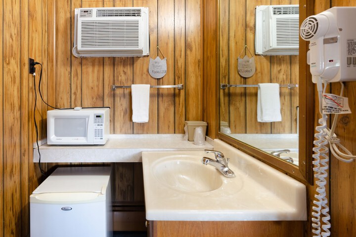 Knob Hill Motor Lodge – Hillsville