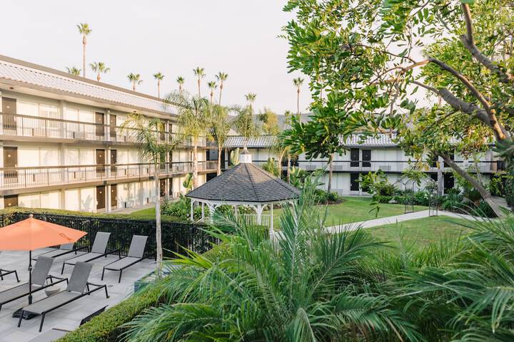 Hotel Exterior 42 of 42
