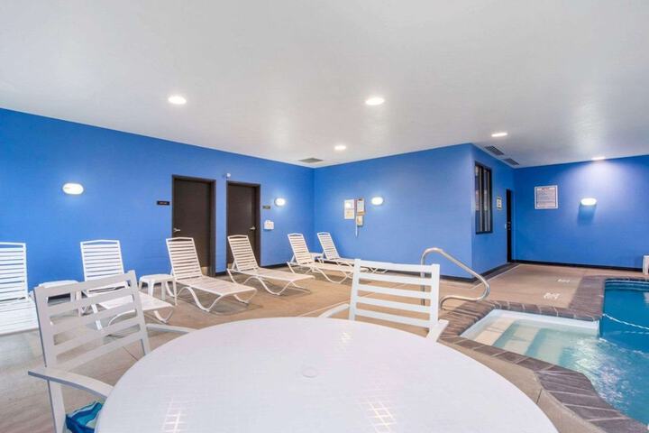 Comfort Suites Altoona North