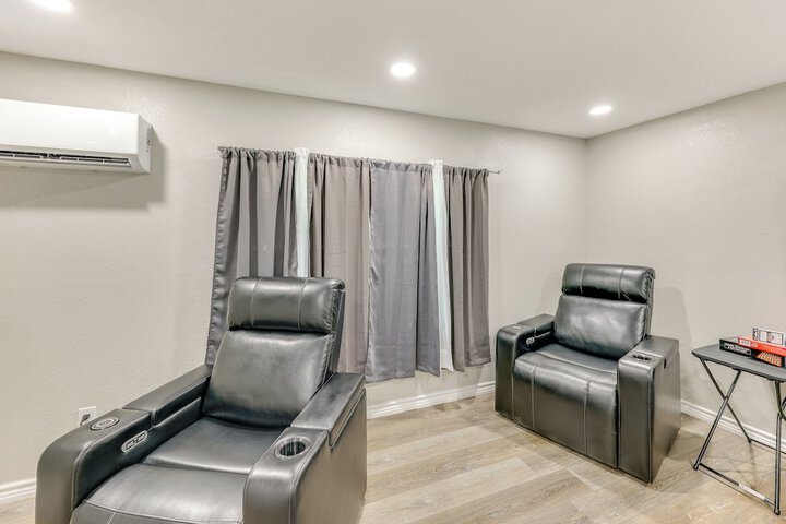 Private Yard: Pet-friendly Studio in New Boston!