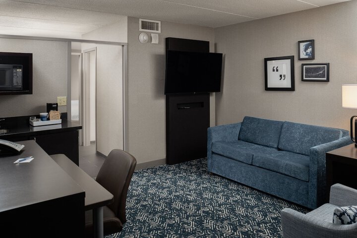 Room 32 of 62