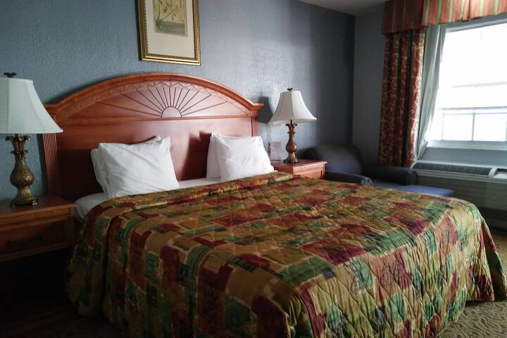Room 13 of 21