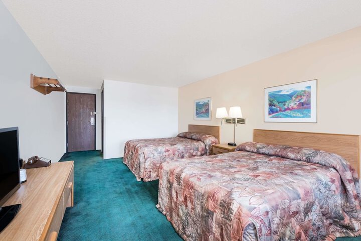Room 12 of 15