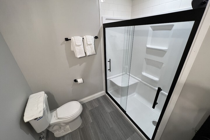 Room 11 of 25
