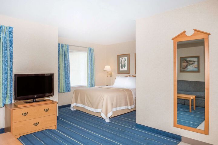 Room 12 of 40