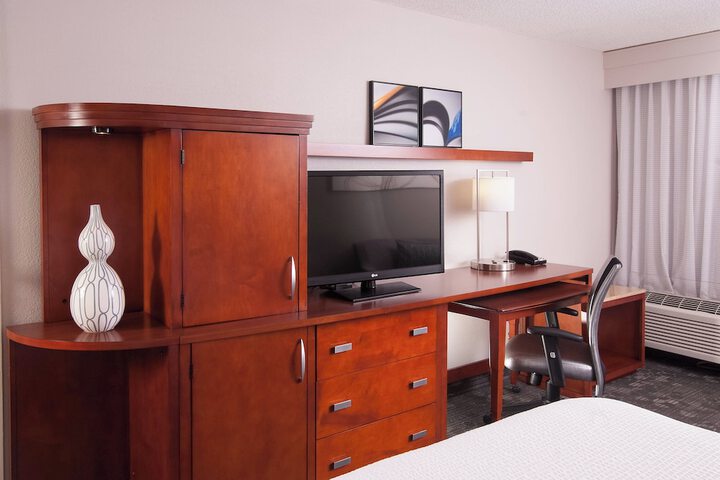 Courtyard Miami in Coral Gables by Marriott