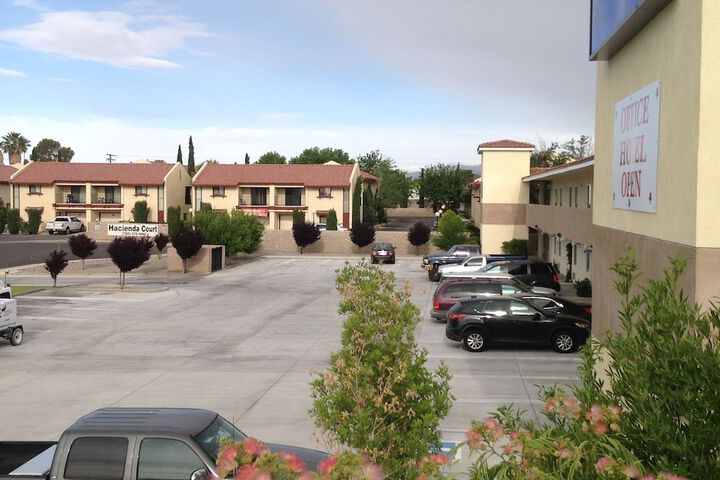 America Inn & Suites