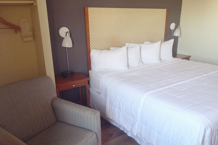 Room 33 of 50