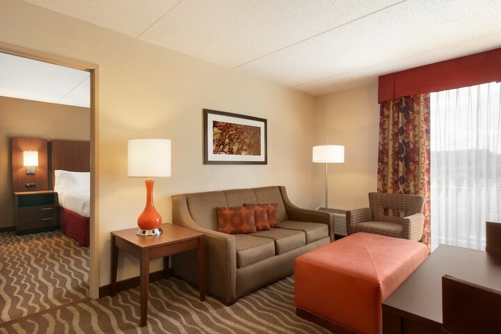 Room 25 of 64