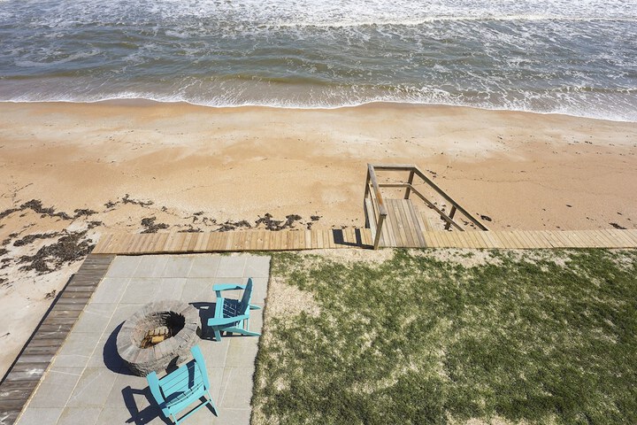 Beach 33 of 51