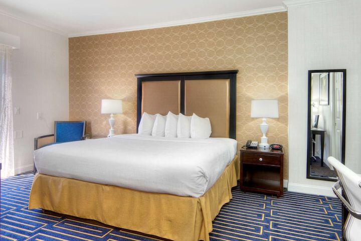 Room 16 of 34