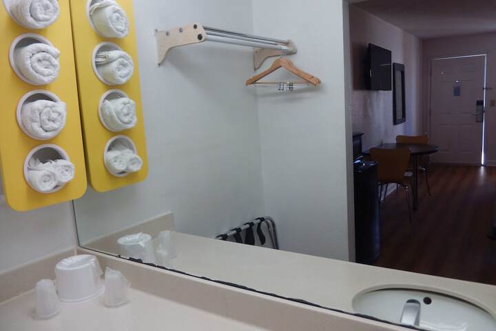 Room 16 of 24