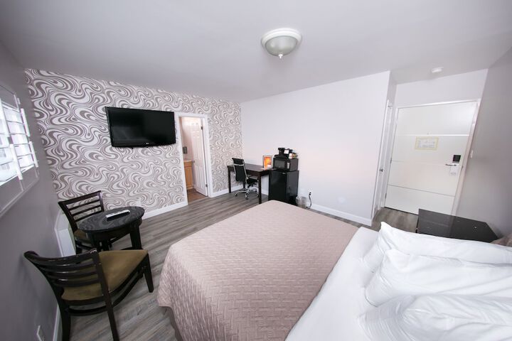 Room 17 of 39