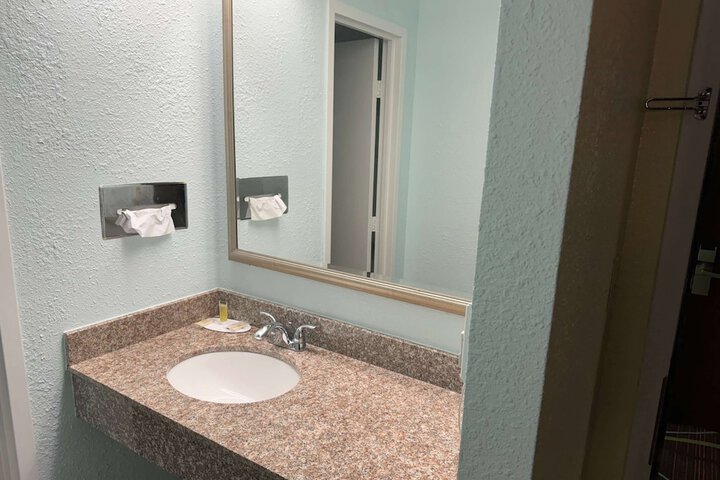 Travelodge by Wyndham Airport Platte City