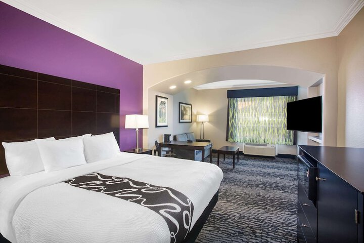 Room 40 of 46