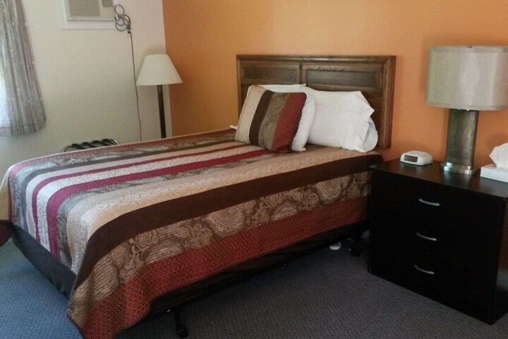 Room 32 of 70