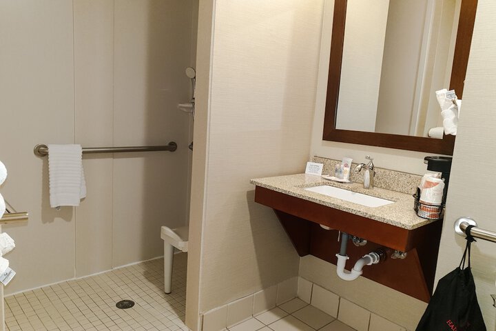 Comfort Inn & Suites Logan Near University