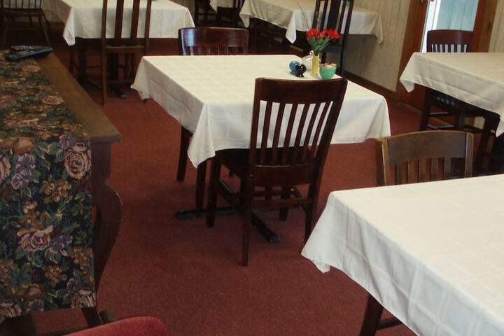 Dining 77 of 91