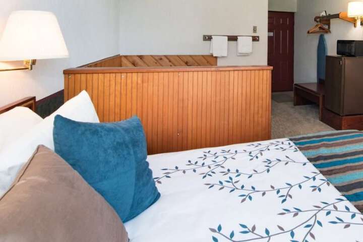Highland Manor Inn