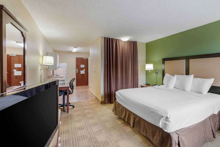 Room 15 of 27