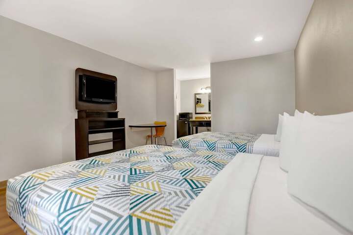 Room 9 of 26