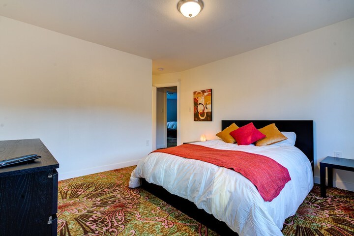 Room 26 of 54
