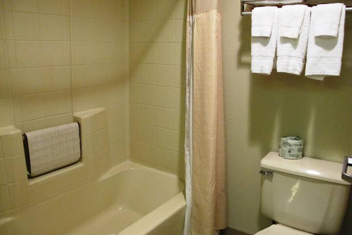 Room 33 of 52