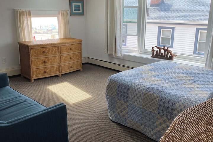 Room 22 of 90