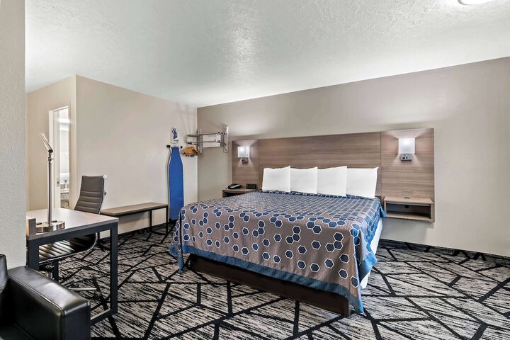 Room 25 of 41