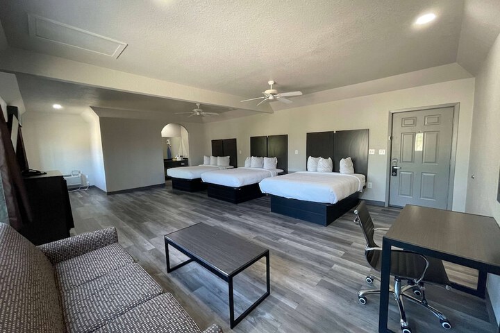 Room 40 of 52
