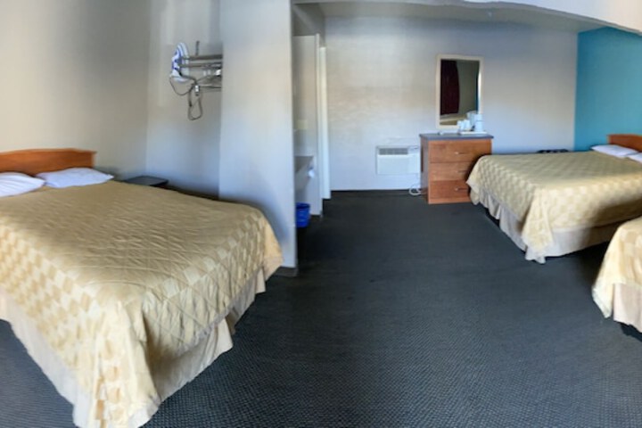 Room 14 of 14