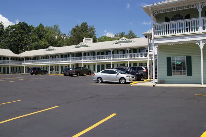 Hotel 2 of 33