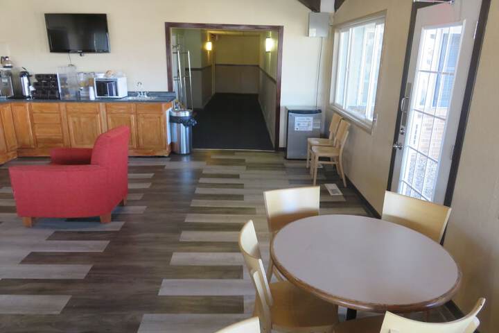 Americas Best Value Inn Story City