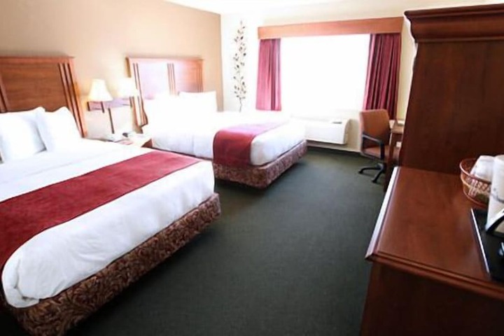 AmericInn by Wyndham McAlester