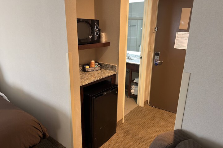 Wingate by Wyndham Utica