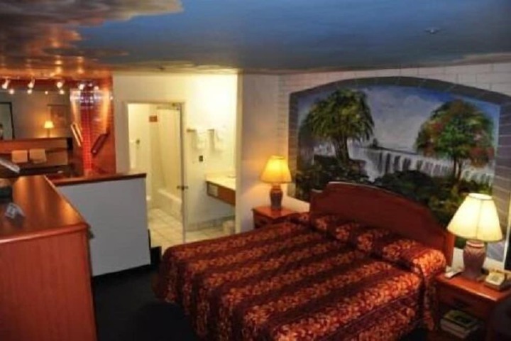 Room 29 of 34