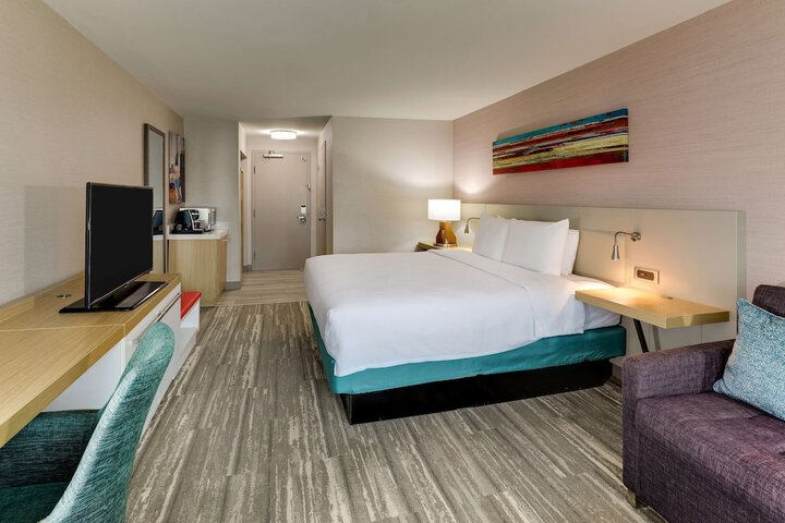 Room 50 of 68