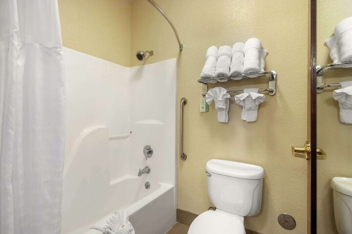 Comfort Inn & Suites Pittsburg KS