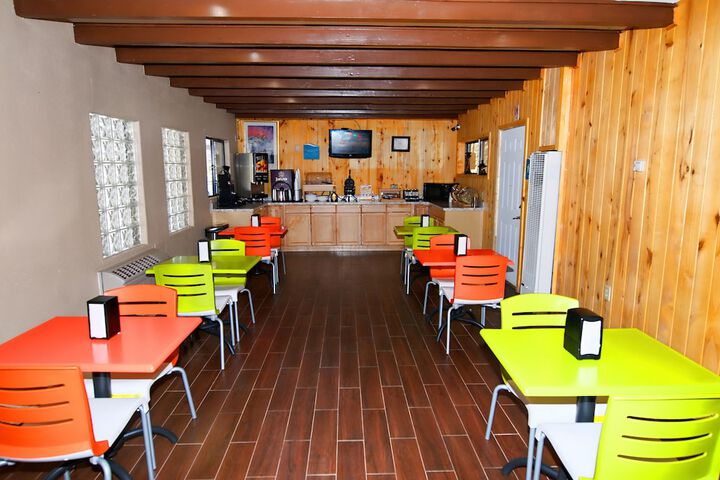 Breakfast/Coffee Service 40 of 43