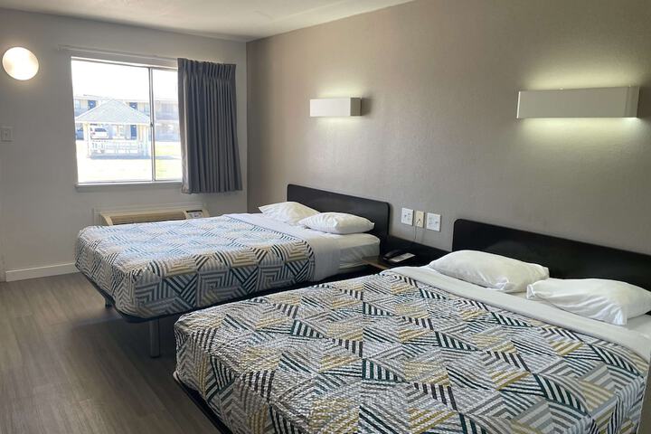 Room 10 of 19